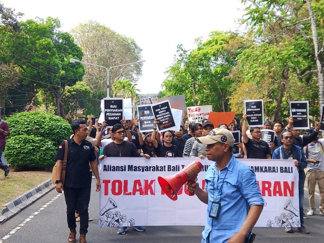 Dewan Bali Ditemui Pendemo Tolak RUU Penyiaran, Perjuangkan Kemerdekaan Pers