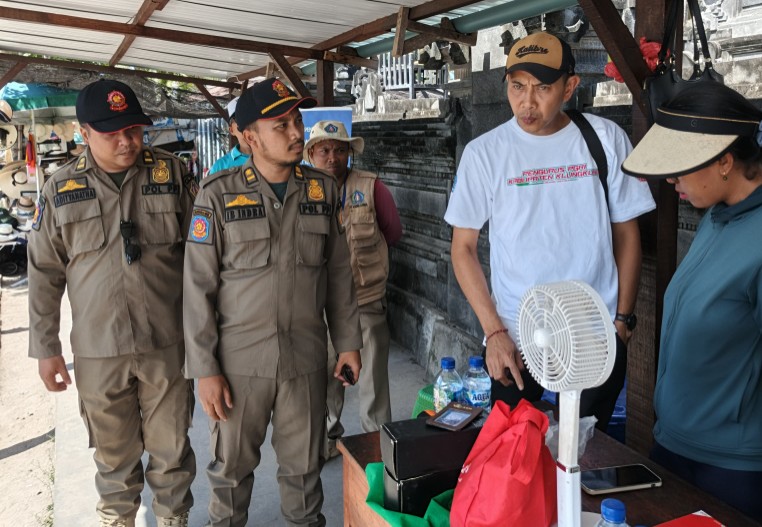 Pantau Pelabuhan Banjar Nyuh, Wabup Tjok Surya Temukan Potensi Retribusi Wisata Belum Tergarap Maksimal