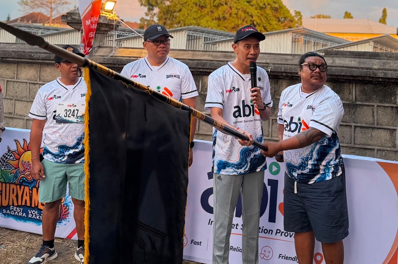 Lepas Fun Run Surya Metu Festival, Wabup Tjok Surya Ajak Masyarakat Promosikan Pariwisata Nusa Penida Lewat Olahraga